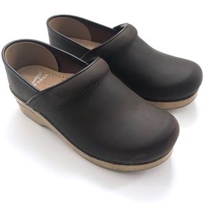Dansko Dark Brown Leather Slip On Clogs Women’s 7
